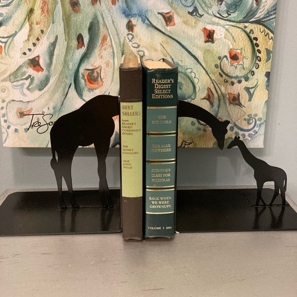 Giraffe mother and baby silhouette black metal bookends - Picture 2 of 3